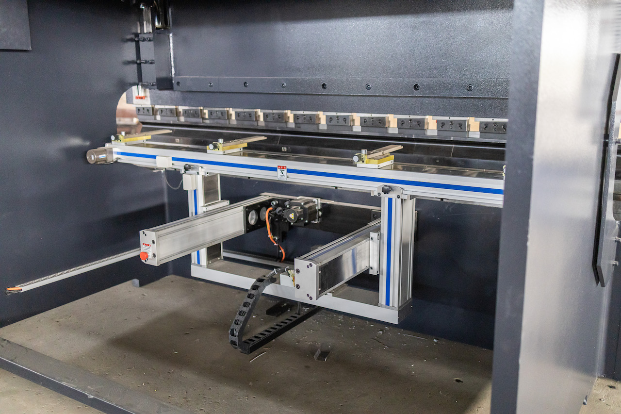 100t Hydraulic Cnc Brake Press Crowning Cnc Press Brake Delem 100t хидравлична CNC спирачна преса Crowning Cnc Press Brake Delem