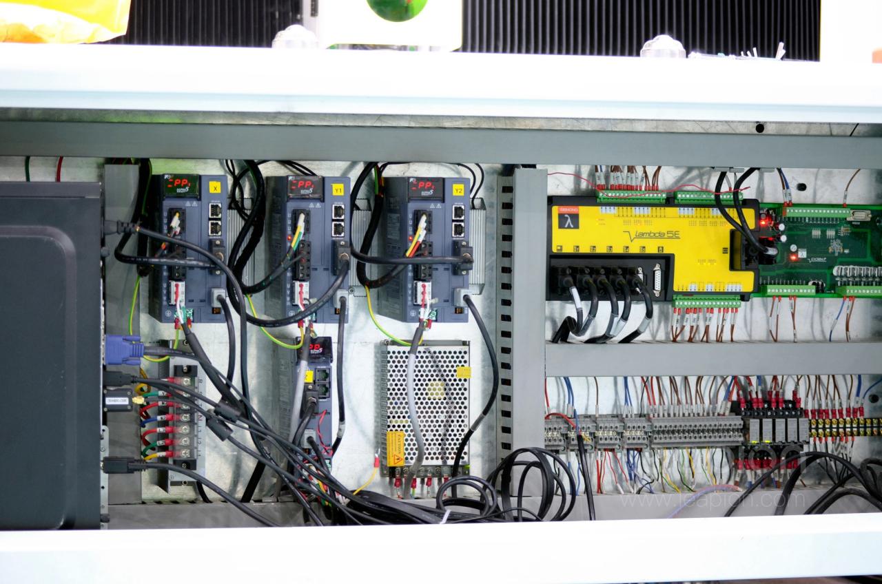 1500*3000mm 500w Racuys Or Ipg Fiber Laser Cutting Machine 1500*3000mm 500w Racuys или Ipg Fibre лазерна машина за рязане