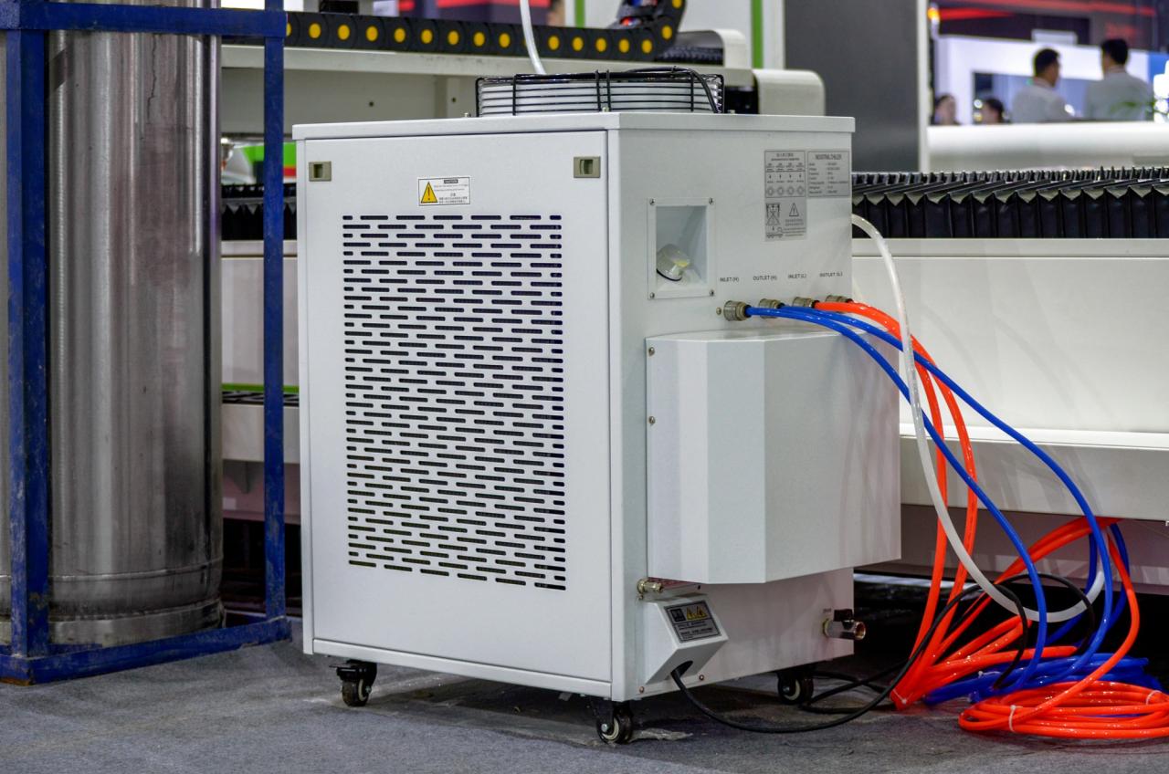 1500*3000mm 500w Racuys Or Ipg Fiber Laser Cutting Machine 1500*3000mm 500w Racuys или Ipg Fibre лазерна машина за рязане