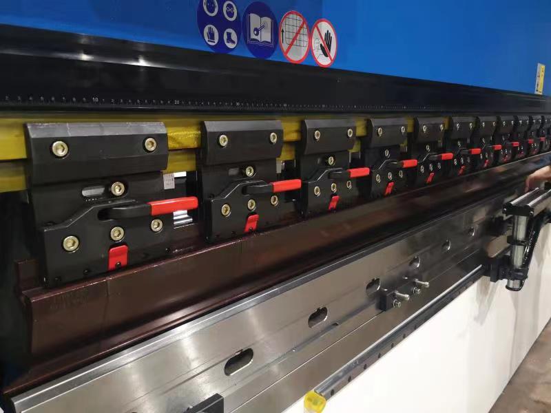 160t-4000 4-axis Cnc Hydraulic Bending Machine Press Brake 160t-4000 4-осна CNC хидравлична преса за огъване