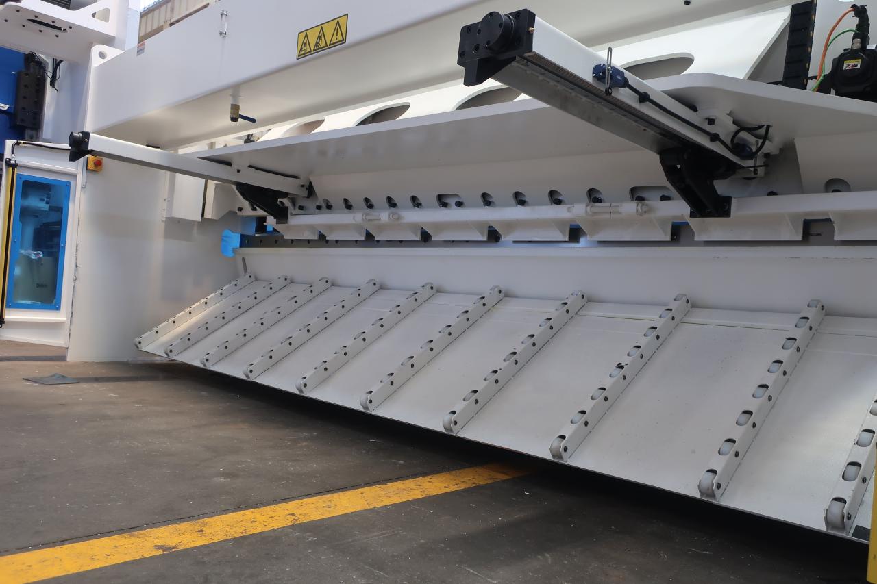 16 мм хидравлична гилотина за рязане на ламарина 6 метра