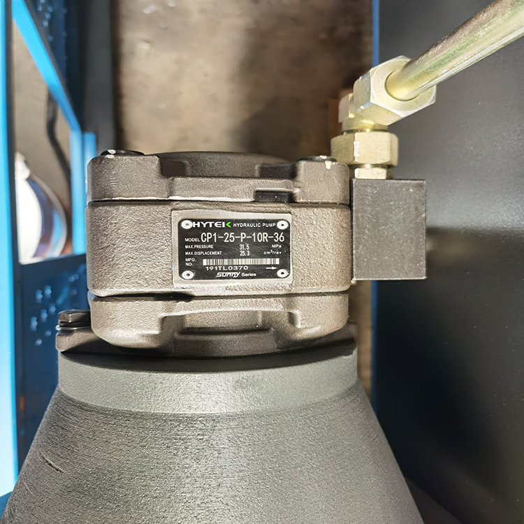 300t/4000 Hydraulic Press Brake Machine 300t/4000 Хидравлична преса спирачна машина