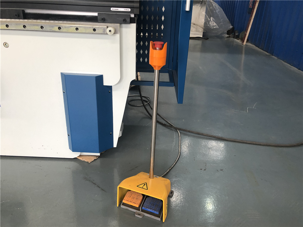 3+1 Axis Cnc Hydraulic Press Brake With Esa System 3+1 ос CNC хидравлична преса със система Esa