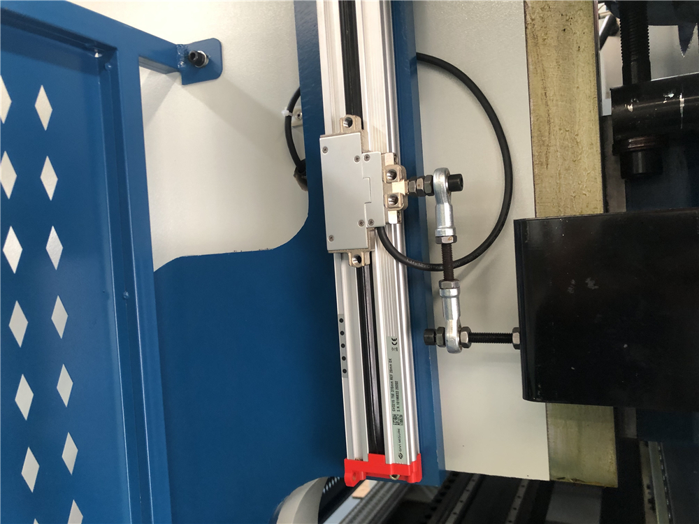 3+1 Axis Cnc Hydraulic Press Brake With Esa System 3+1 ос CNC хидравлична преса със система Esa