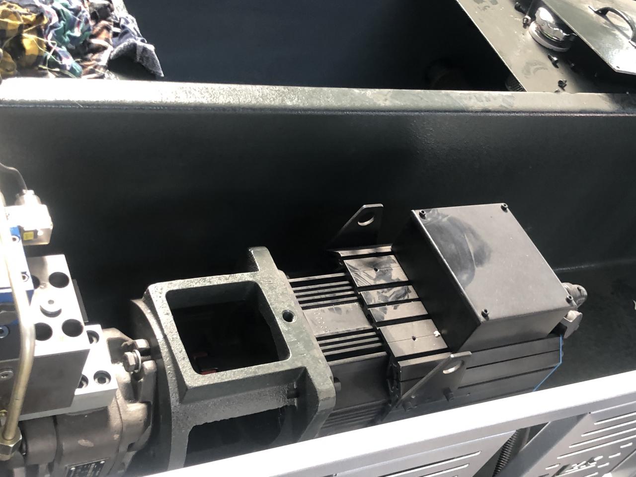 3+1 Axis Cnc Hydraulic Press Brake With Esa System 3+1 ос CNC хидравлична преса със система Esa