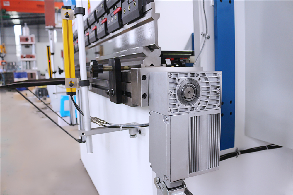 3+1 Axis Cnc Hydraulic Press Brake With Esa System 3+1 ос CNC хидравлична преса със система Esa