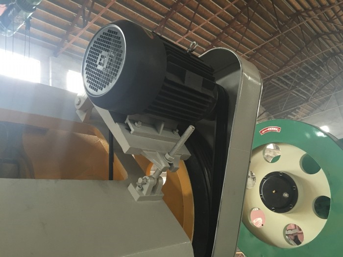 400 Ton Small Pneumatic Power Punch Press Mechanical Eccentric Punching Machine 400 тона малка пневматична щанцова преса, механична ексцентрична машина за щанцоване