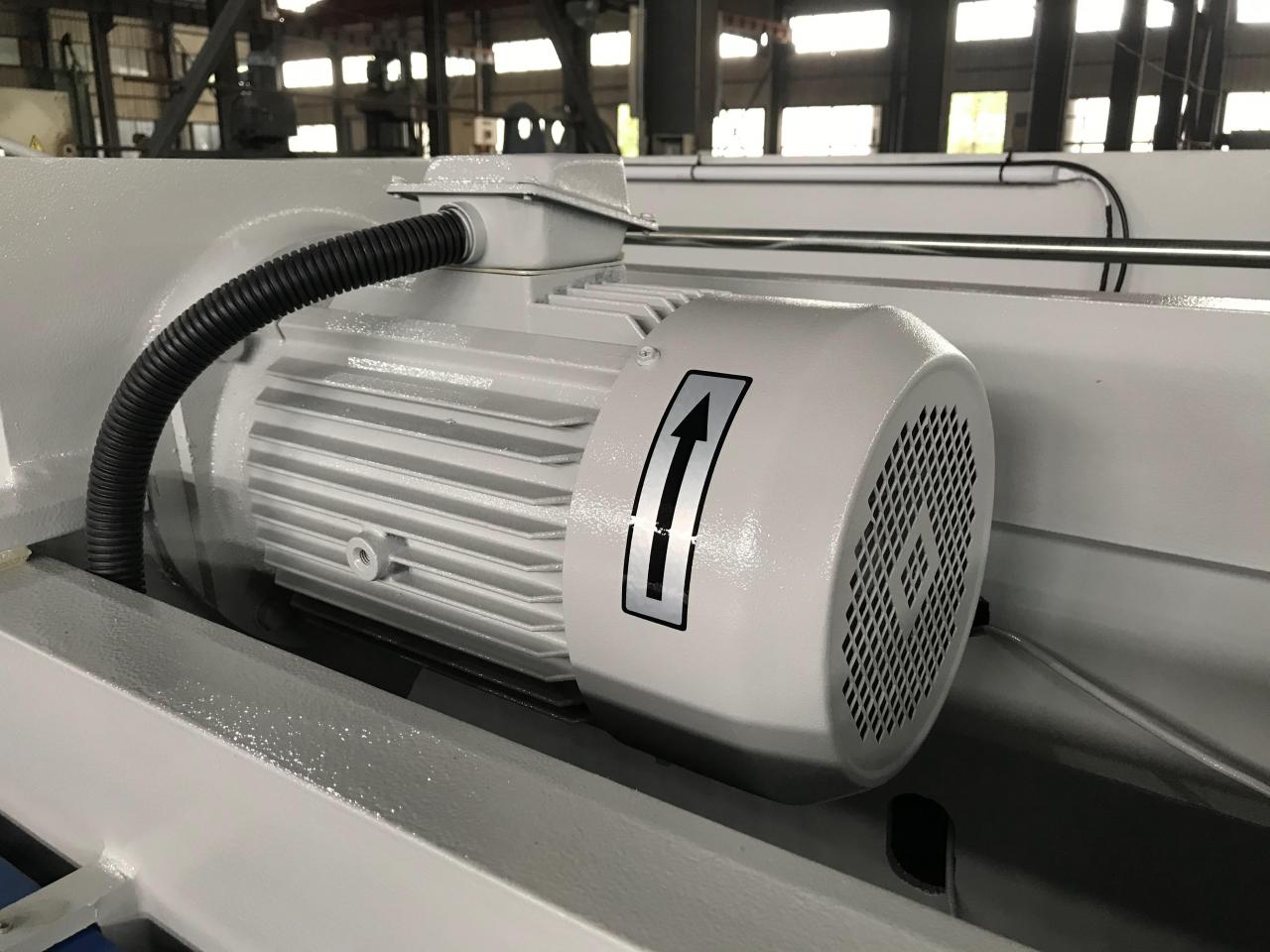 4mm Oem Qc11y-8x3200 Nc Hydraulic Guillotine Guillotine Shearing Machine 4mm Oem Qc11y-8x3200 Nc Хидравлична гилотина Машина за рязане на гилотина