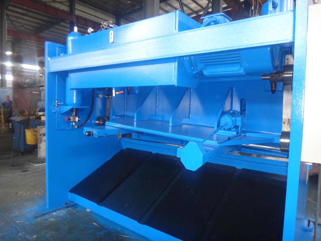 4mm Oem Qc11y-8x3200 Nc Hydraulic Guillotine Guillotine Shearing Machine 4mm Oem Qc11y-8x3200 Nc Хидравлична гилотина Машина за рязане на гилотина