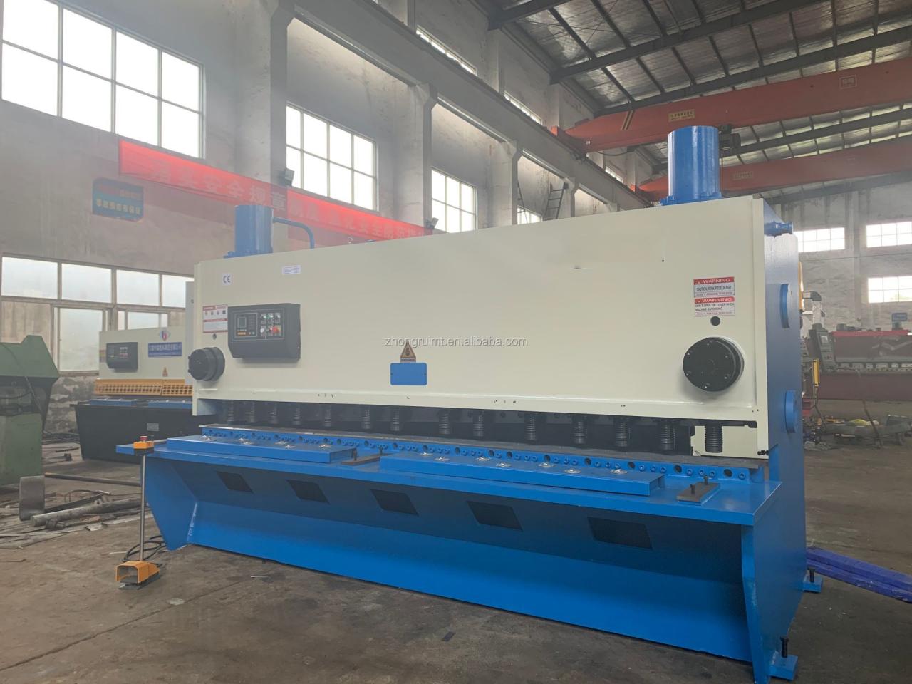 4mmx2500 Hydraulic Shearing Steel Plate Cutting Machinery Steel Plate Shear 4mmx2500 Хидравлични машини за рязане на стоманени плочи Ножици за стоманени плочи
