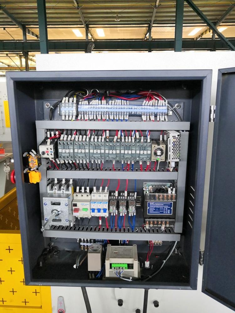 6mm Q11 Electric Sheet Plate Shearing Machine 8 Feet Sheet Metal Shearing Machine 6 mm Q11 Електрическа машина за рязане на ламарина 8 футова машина за рязане на ламарина