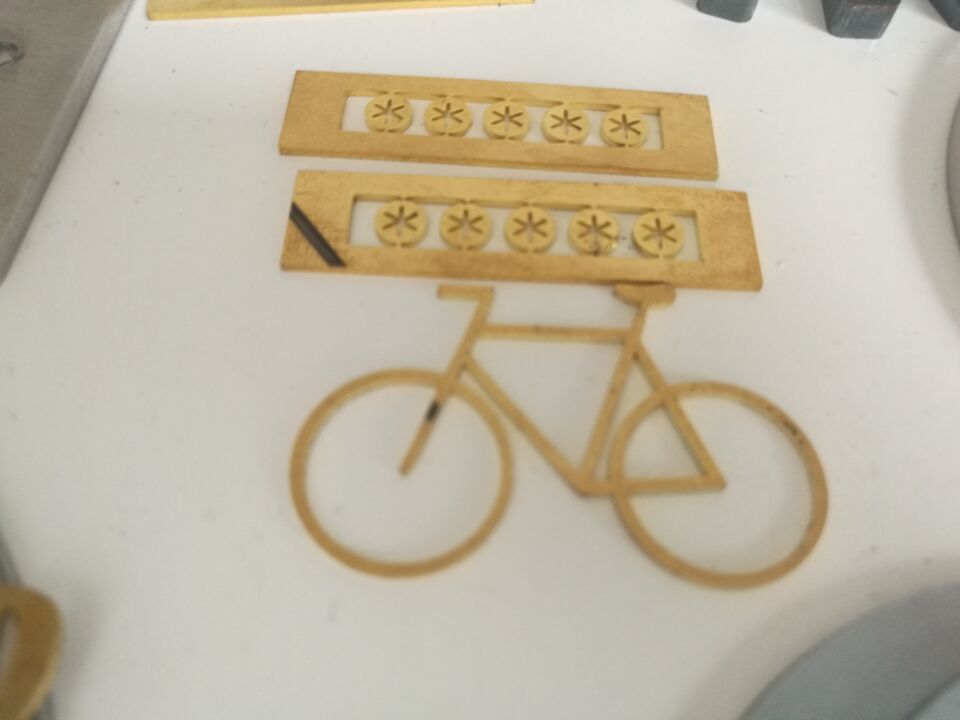 Cnc Fiber Laser Metal Cutting Machine 2000w Fiber Laser Cutting Machine Cnc машина за лазерно рязане на метал с влакна 2000w машина за лазерно рязане на влакна