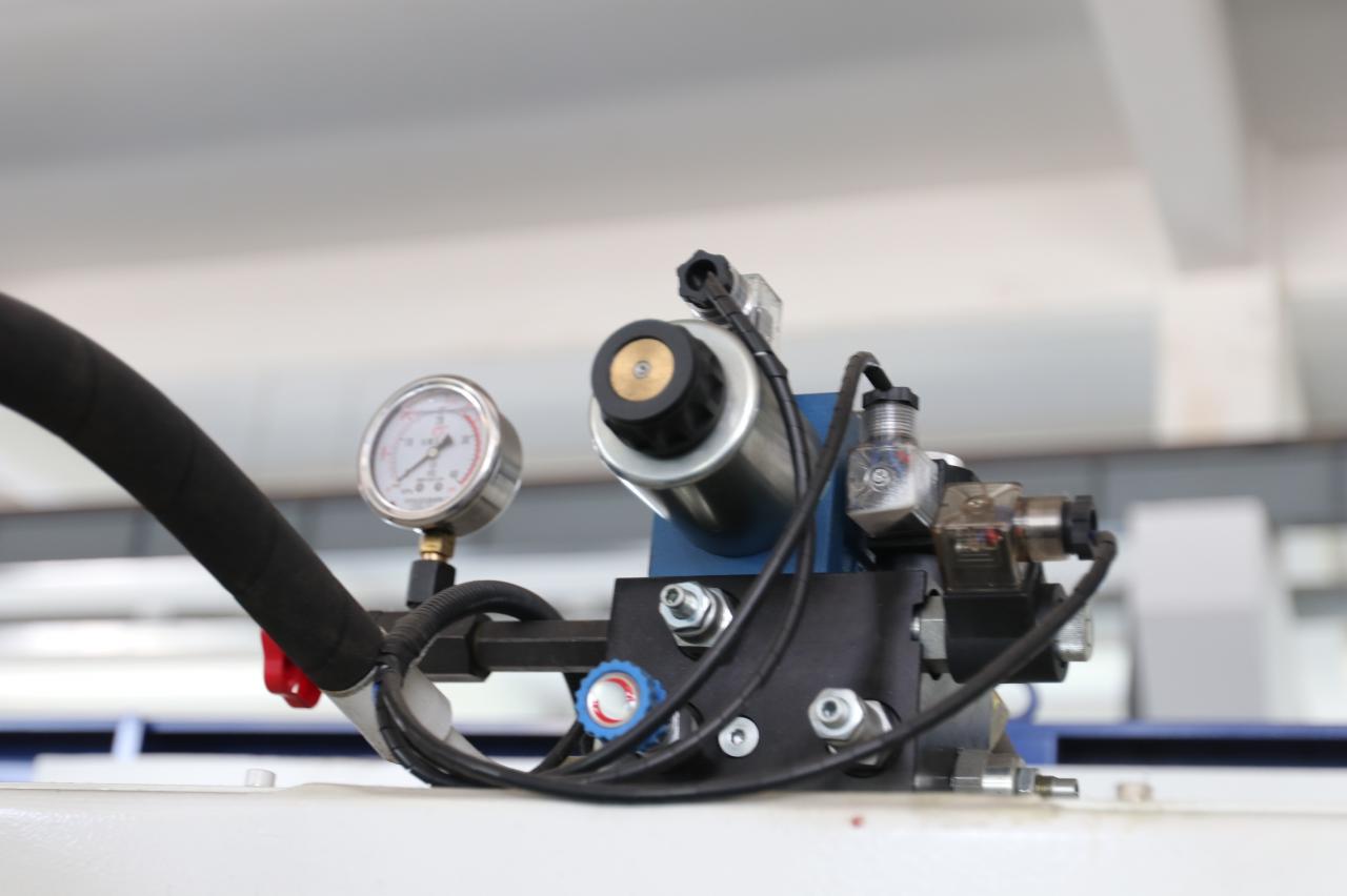 Cnc Hydraulic Press Brake Machine Bending Servo Electric Press Brake 40T Cnc хидравлична преса спирачна машина за огъване Серво електрическа преса спирачка 40T