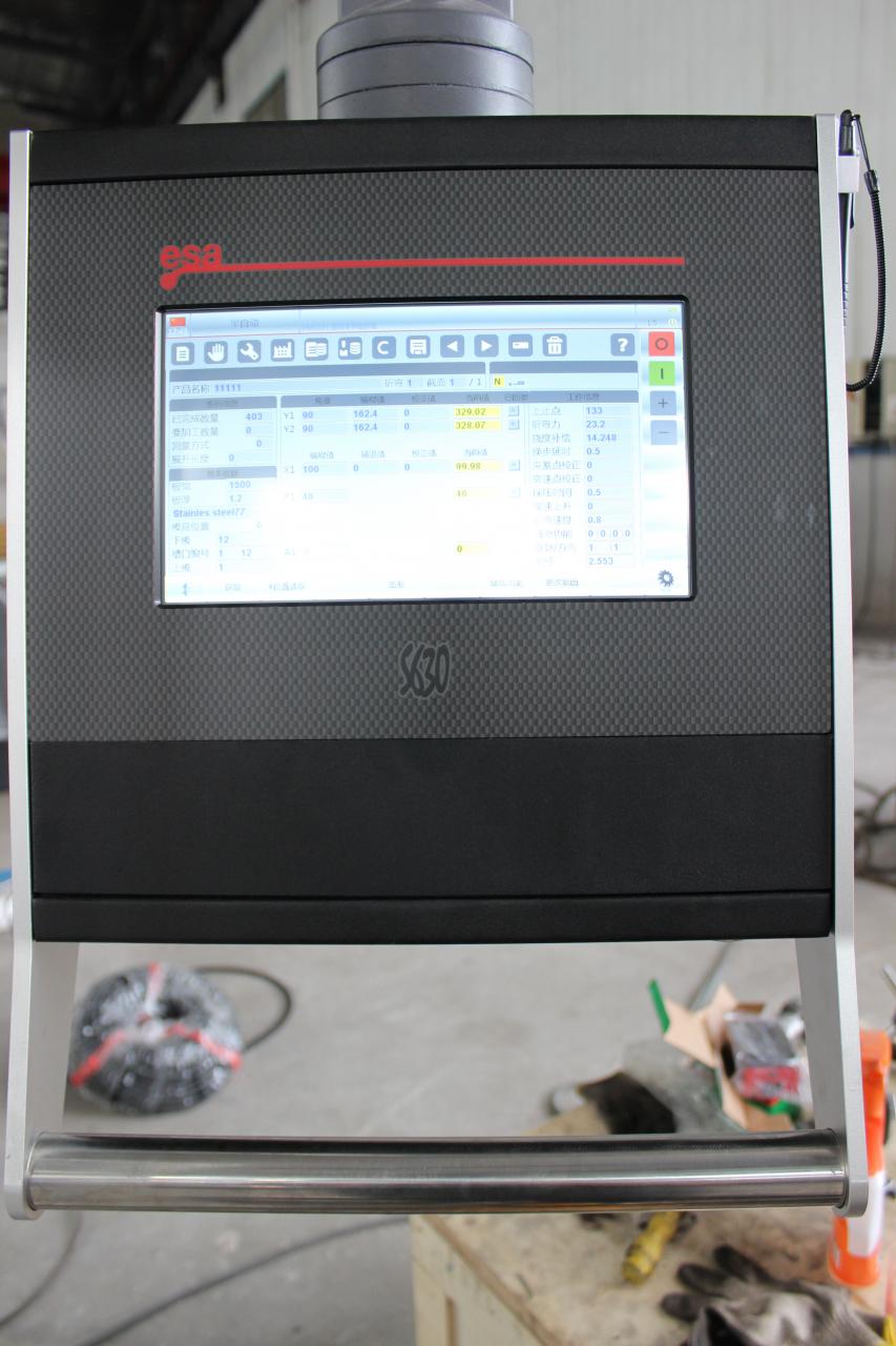 Cnc машина за метална преса