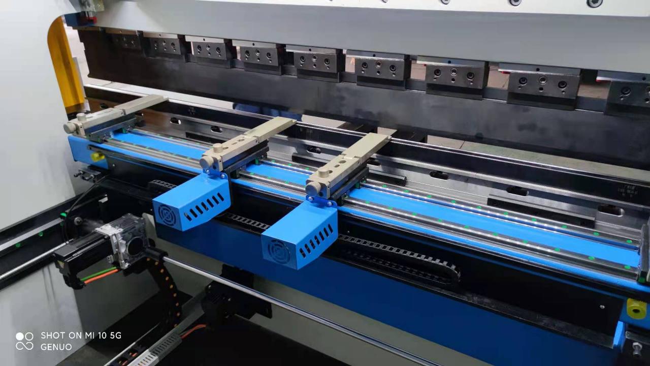 Da-66t Controller Cnc Hydraulic Press Brake Price With 3d Touch Screen System Da-66t контролер Cnc хидравлична абкантна спирачка цена с 3d система със сензорен екран