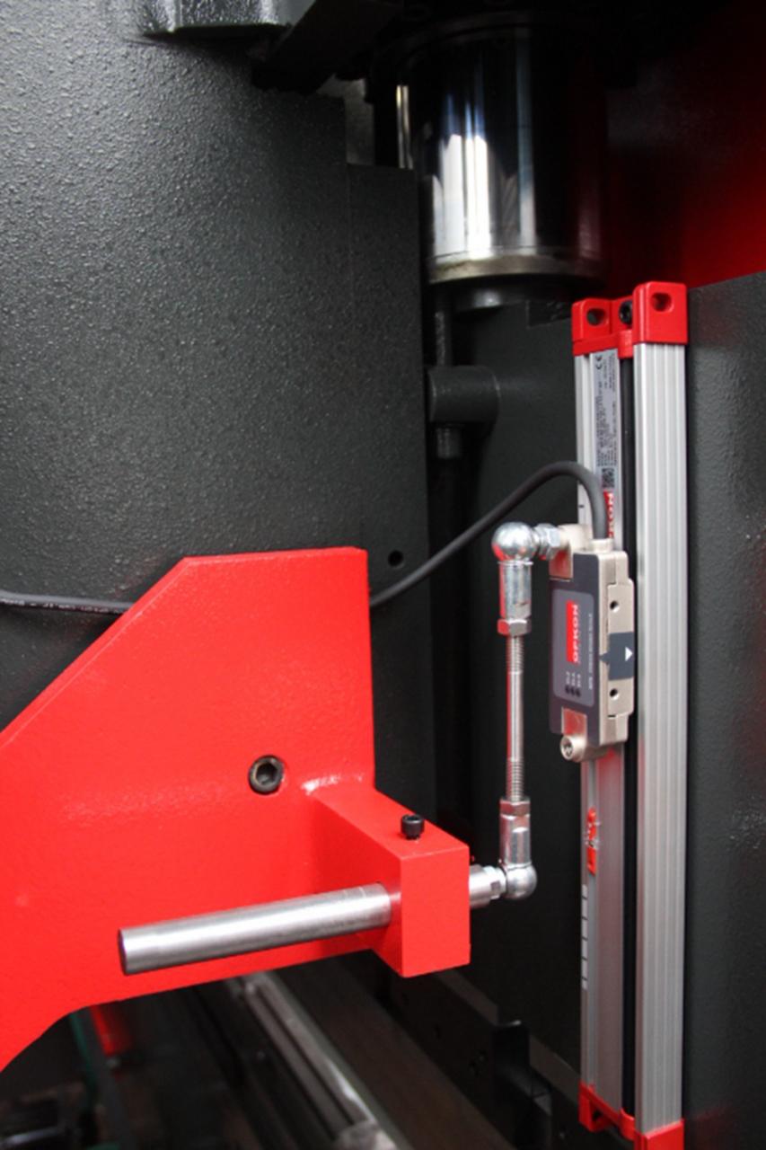 Delem Da66t 125 3+1 4+1 6+1 8+1 Cnc Hydraulic Press Brake For Metal Plate Bending Delem Da66t 125 3+1 4+1 6+1 8+1 CNC Хидравлична преса за огъване на метални плочи