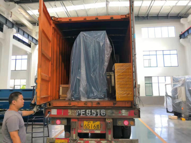 Economic Single Double Worktable Cnc Sheet Metal Fiber Laser Cutting Machine Икономична единична двойна работна маса Cnc машина за лазерно рязане на метални влакна