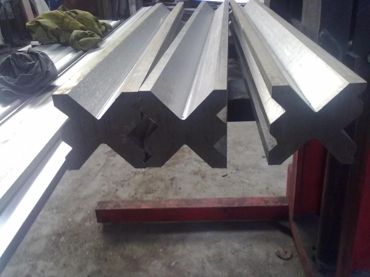 Full Automatic High Power Sheet Bending Machine And Cnc Press Brake Machine Напълно автоматична високомощна машина за огъване на листове и CNC преса