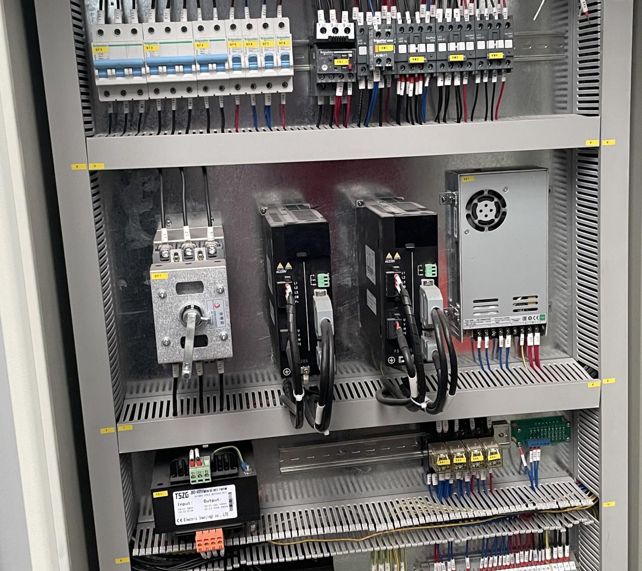 High Quality 3m Press Brake Machine Hydraulic 100 Ton For Sheet Metal Bending Висококачествена 3-метрова абкантна машина, хидравлична 100 тона за огъване на ламарина