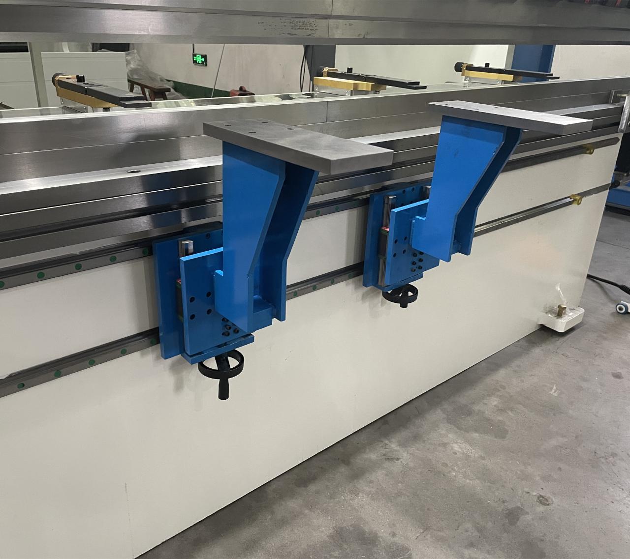 High Quality 3m Press Brake Machine Hydraulic 100 Ton For Sheet Metal Bending Висококачествена 3-метрова абкантна машина, хидравлична 100 тона за огъване на ламарина