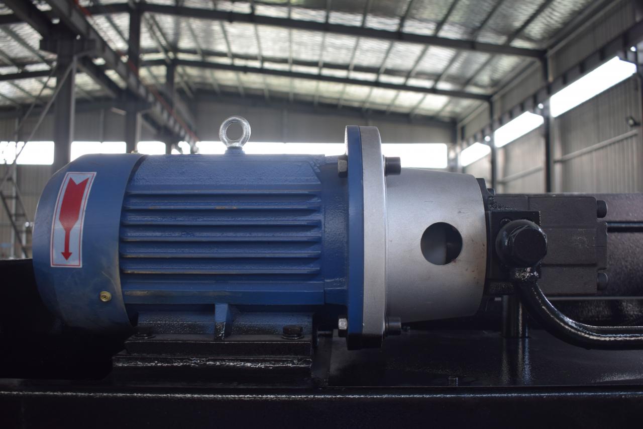 Хидравлична машина за огъване на ламарина с преса Wc67y