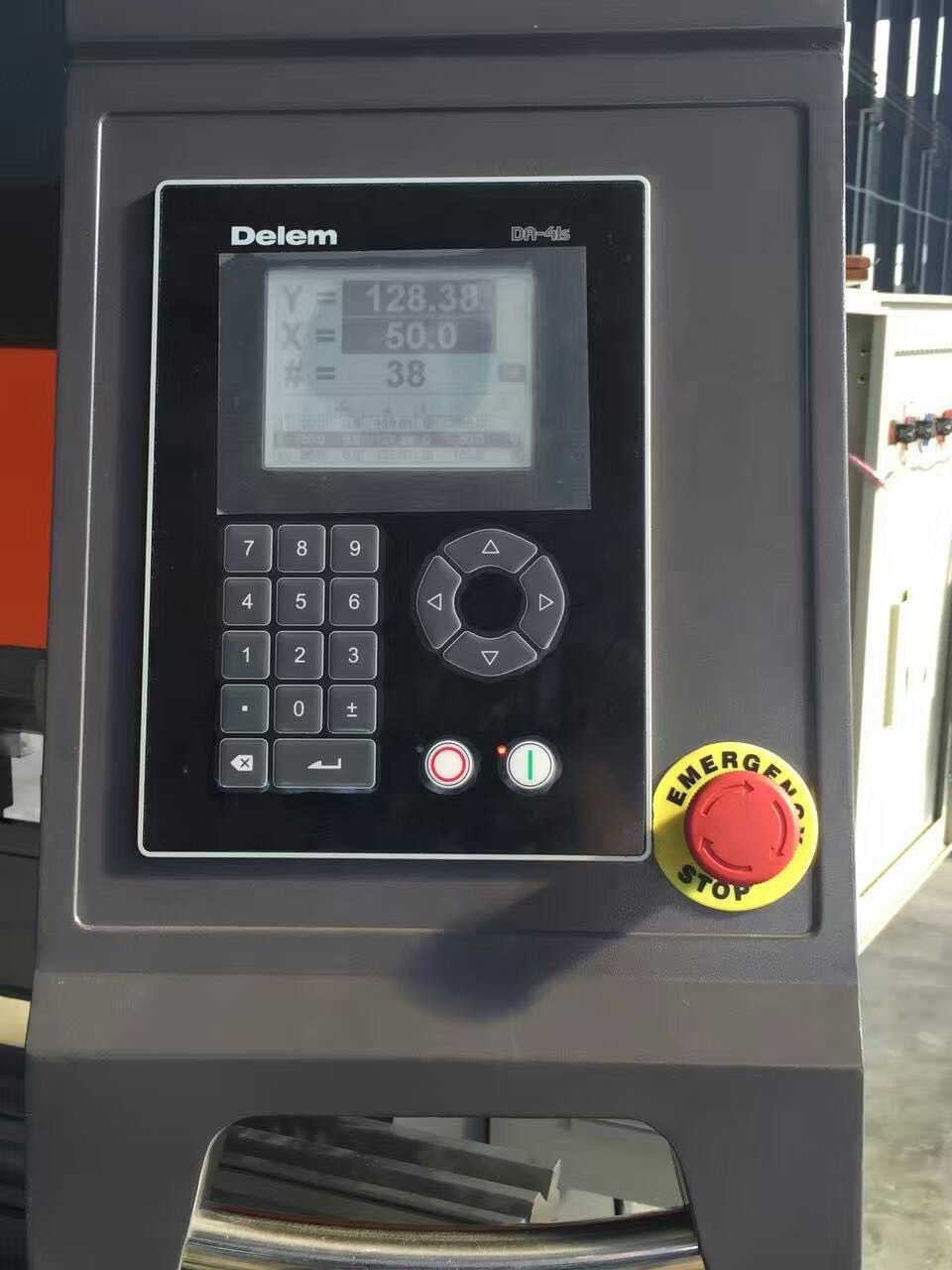 Hydraulic Stainless Steel Wc67y/k-300/6000 Mould Crowning Press Brake Хидравлична спирачка за преса от неръждаема стомана Wc67y/k-300/6000