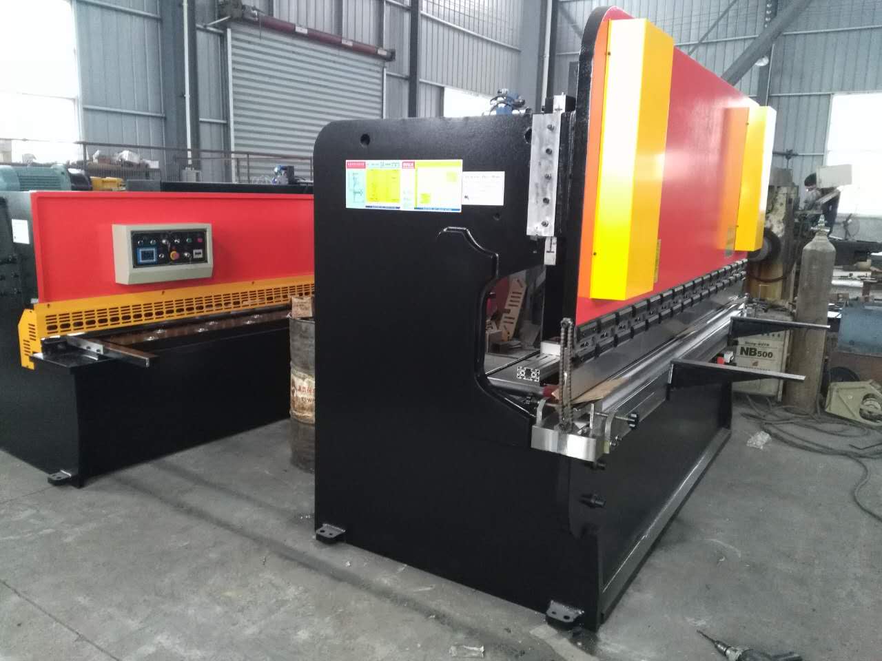 Hydraulic Swing Beam Guillotine Shears Qc12y-4x2500 Хидравлични гилотинни ножици с въртяща се греда Qc12y-4x2500