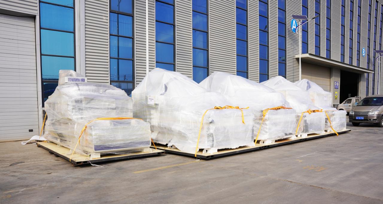 Laser Source 2000w 3000w Fiber Laser Cutting Machine Лазерен източник 2000w 3000w машина за лазерно рязане с влакна