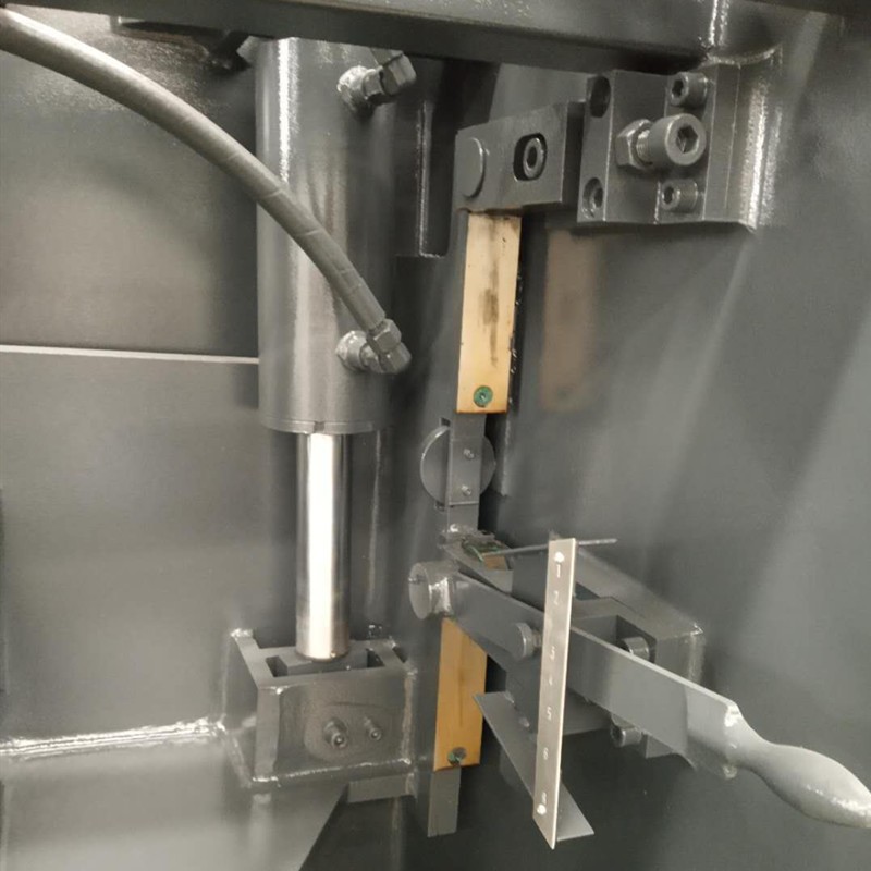 Qc12k-4x2500 Cnc Hydraulic Customized Shearing Machine Cutting Machine Qc12k-4x2500 Cnc хидравлична персонализирана машина за рязане