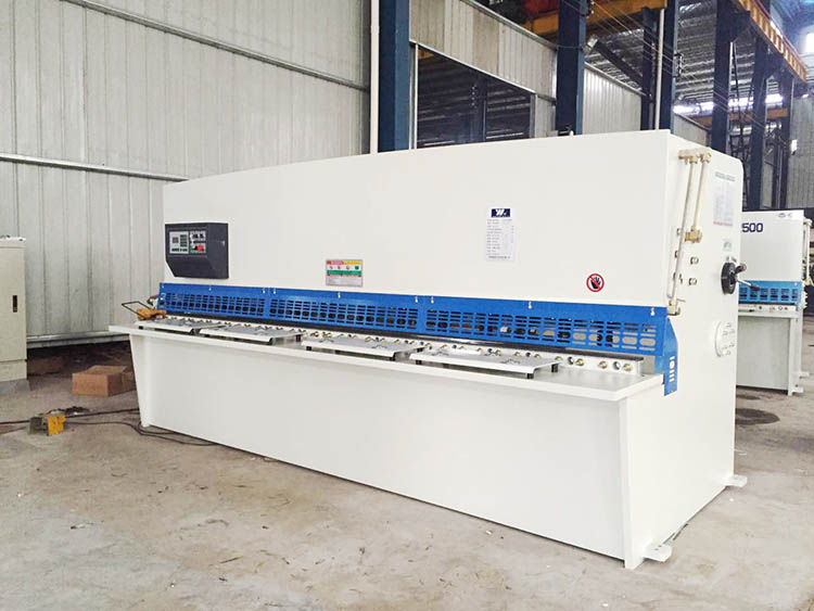 Sheet Metal Machinery Cutting Machine Guillotine Shearing Machine Dalian Plate Машини за рязане на ламарина. Машина за рязане на гилотина. Машина за срязване. Далианска плоча