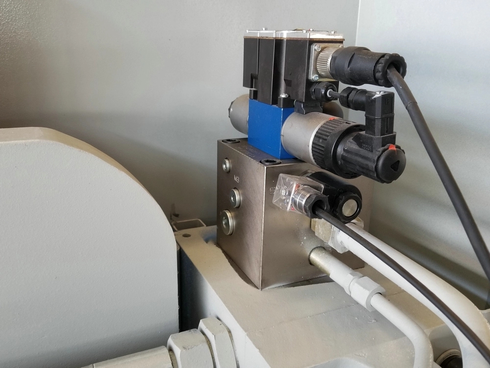 Wc67k 100 тона 200 тона хидравлична CNC преса спирачна машина за желязна метална стоманена плоча