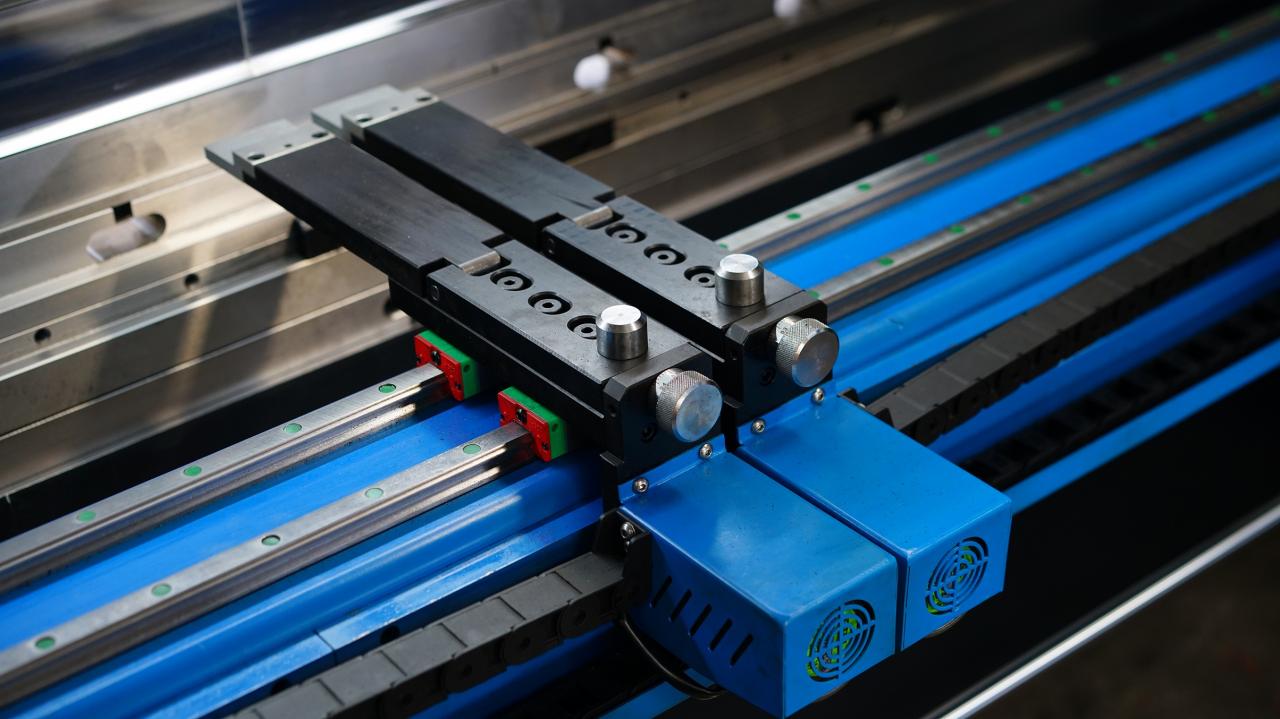 Wc67k-400T Cnc Plc Ръчна машина за огъване на листове Хидравлична Nc машина за преса