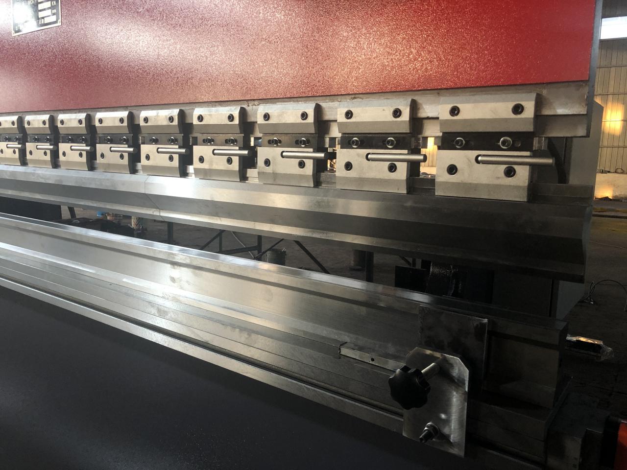 Wc67k Cnc Aluminum Iron Plate Hydraulic Press Brake Cnc Metal Sheet Bending Machine Wc67k Cnc алуминиева желязна плоча Хидравлична преса спирачка Cnc машина за огъване на метални листове