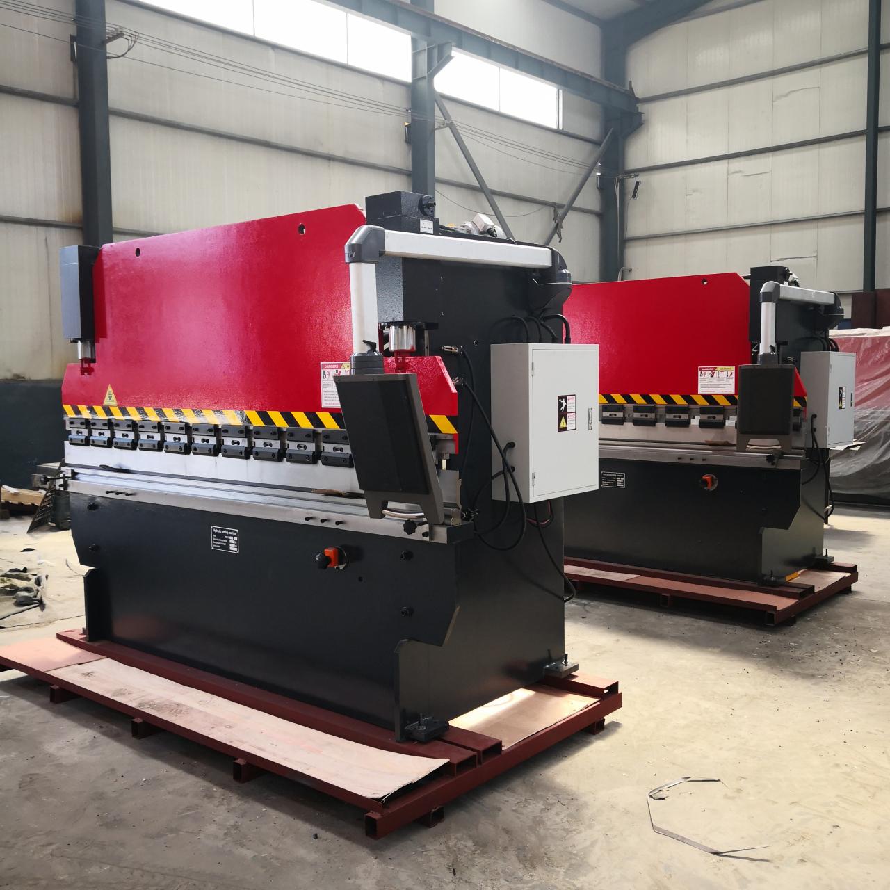 Wc67y-160 4000 Hydraulic Press Brake Cnc Metal Bending Machine For 4000mm Width Steel Wc67y-160 4000 Хидравлична абкантна преса Cnc машина за огъване на метал за стомана с ширина 4000 mm